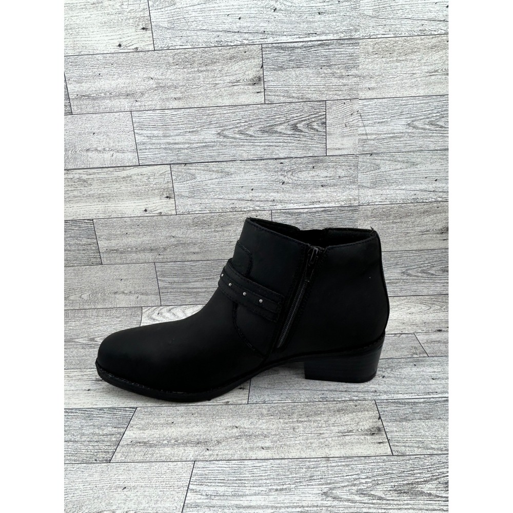 Clarks Collection Women Black Leather Studded Buckle Ankle Boots Sz 8M - Picture 6 of 13
